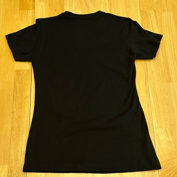 Yellowstone Dutton Ranch Black Women's Tee - Picture 3 of 9
